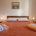 Apartment Jadranka Quiet & Near The Beach! *