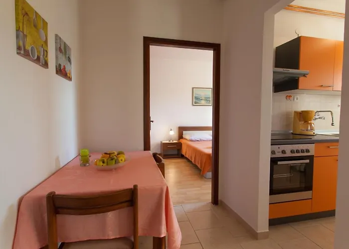 Jadranka Quiet & Near The Beach! Apartmán